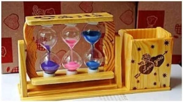 Handicraft Wooden Pen Stand